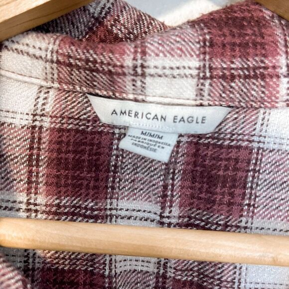 American Eagle Plaid Cropped Button Down Flannel Size M - Picture 2 of 8